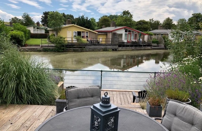 309 06 terras aan water